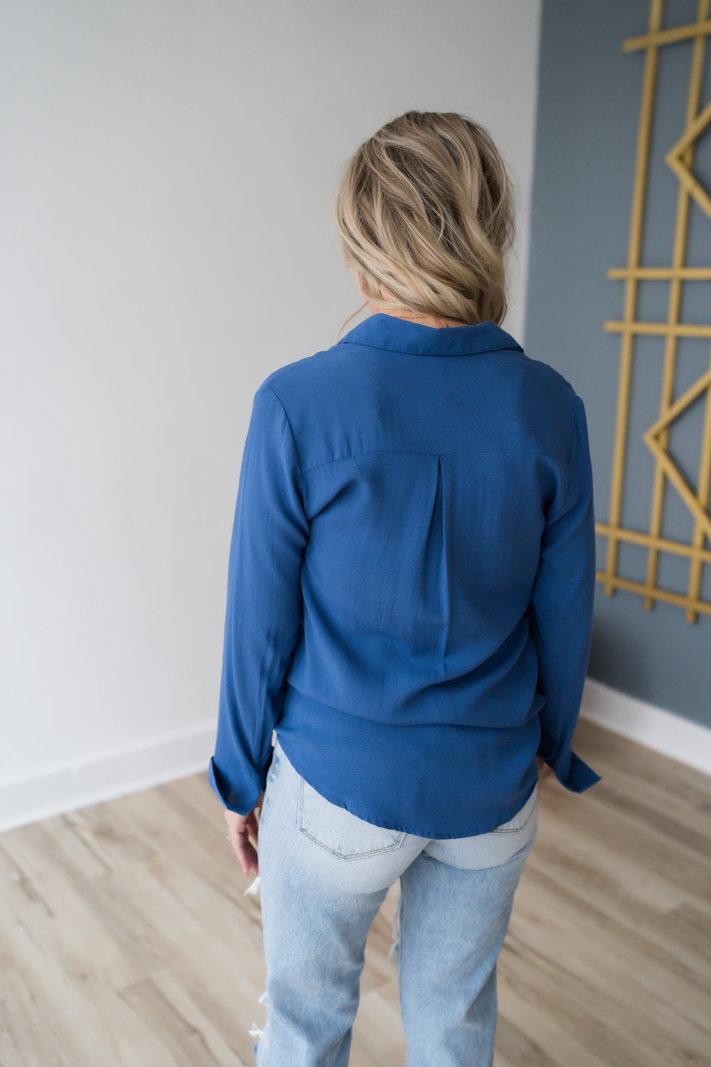 Criss Cross Ankle Mom Jeans