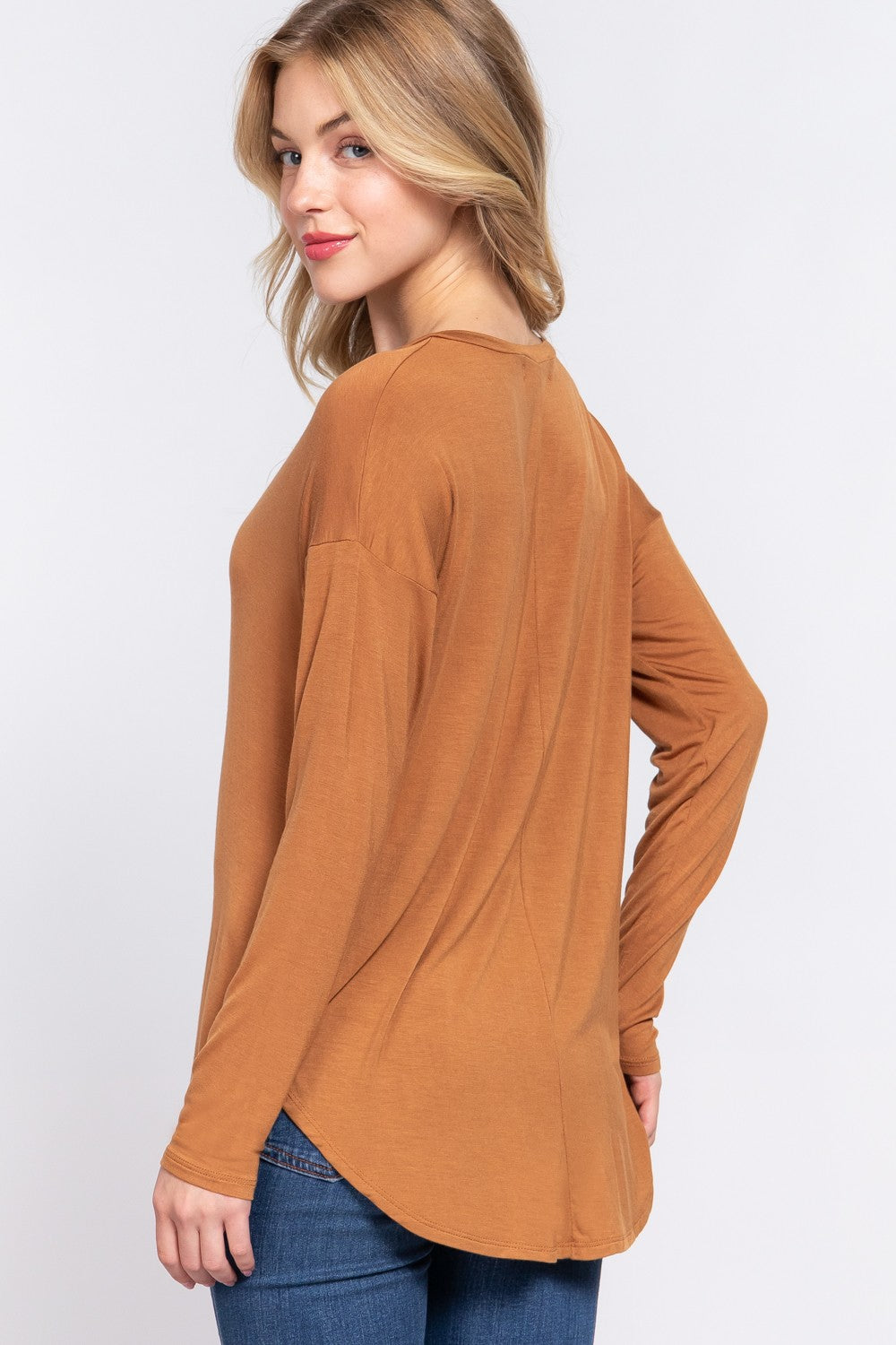 LONG DOLMAN SLEEVE V-NECK JERSEY TOP