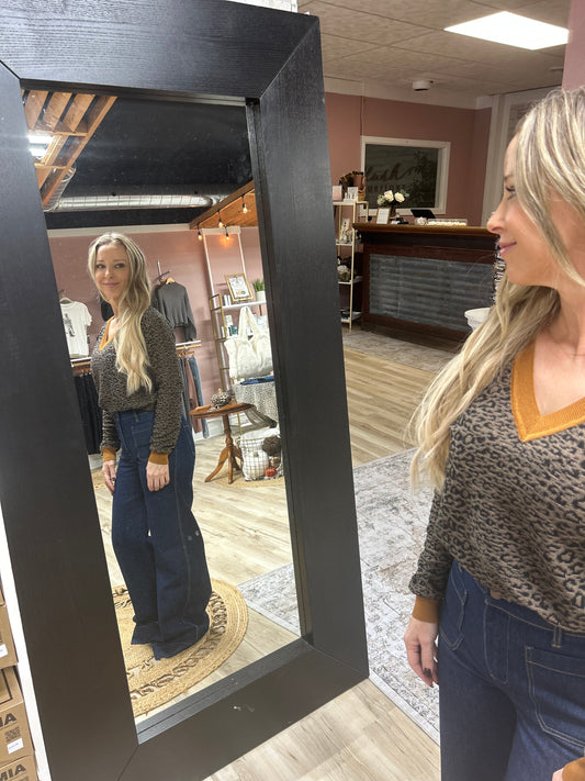 Leopard Print V-Neck Long Sleeve Knit Top